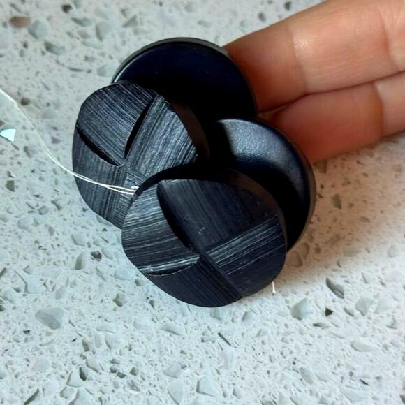 Vintage 80s Set of 4 Large Black Geometric 3D Pattern Shank Buttons Wood Grain - Picture 1 of 5